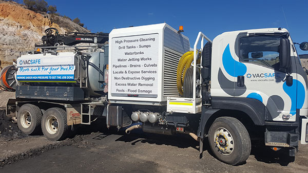 Vacsafe-Vac-truck-Side-View-potholing-new-south-wales-6000l-sucker-truck-hire-mudgee