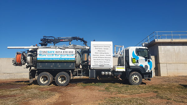 Vacsafe-Cleaning-out-local-storm-water-Pits-sewer-drain-cleaning-3000l-sucker-truck-hire-mudgee