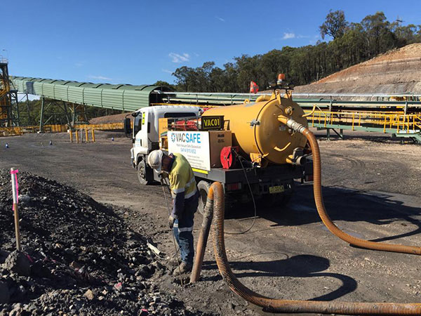 Vacsafe-water-jetting-hydro-excavation-operator-potholing-new-south-wales-Mudgee