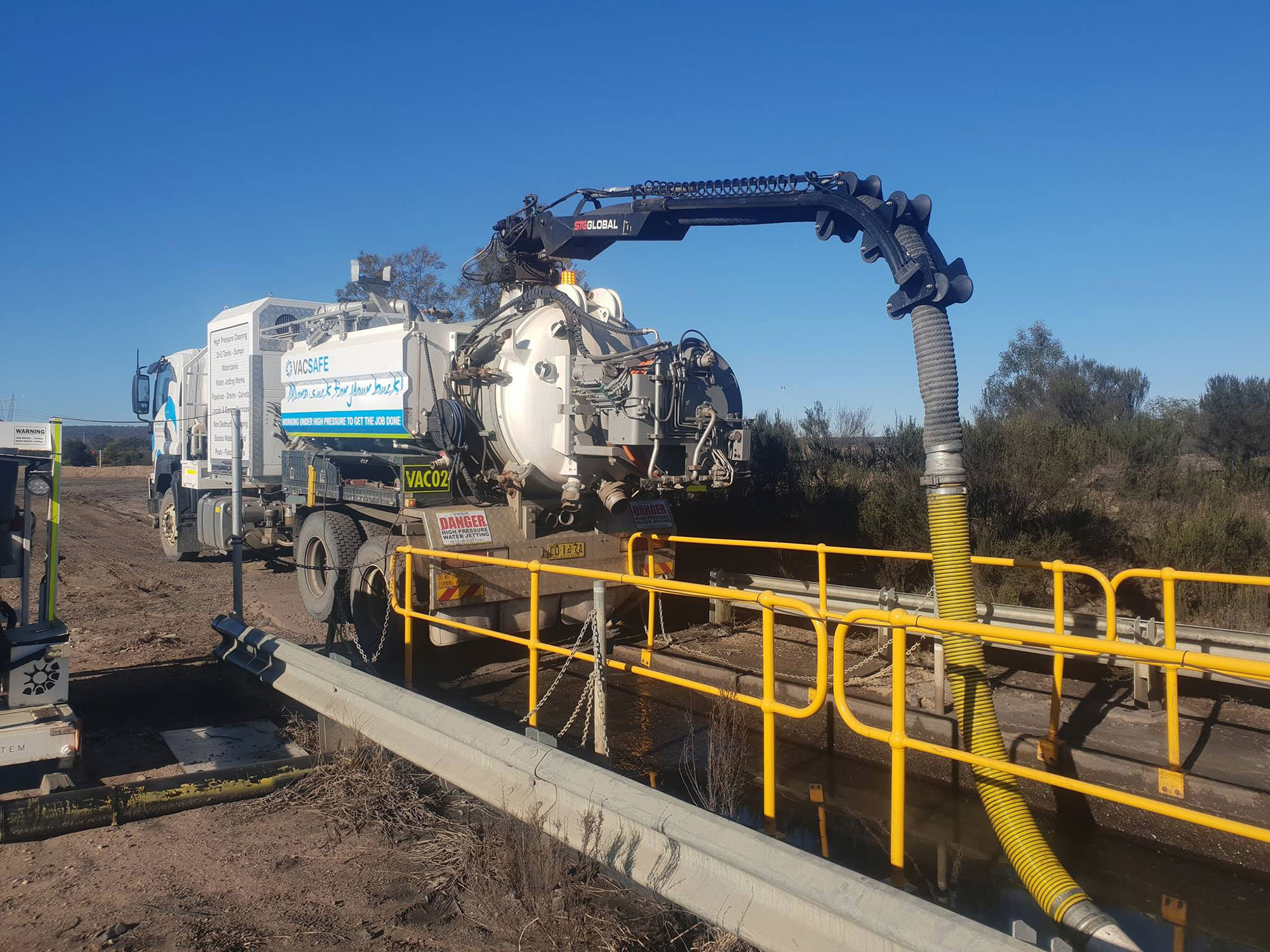 Vacsafe-major-water-and-waste-removal-new-south-wales-6000l-sucker-truck-hire-mudgee